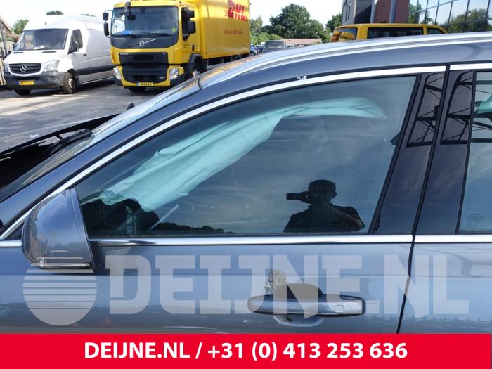 Volvo V90 II 2.0 D4 16V Épave (2019, Gris)