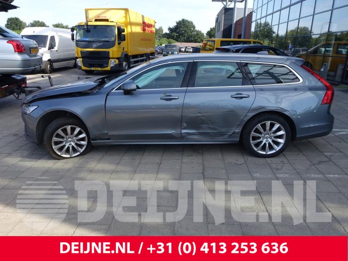 Volvo V90 II 2.0 D4 16V Épave (2019, Gris)