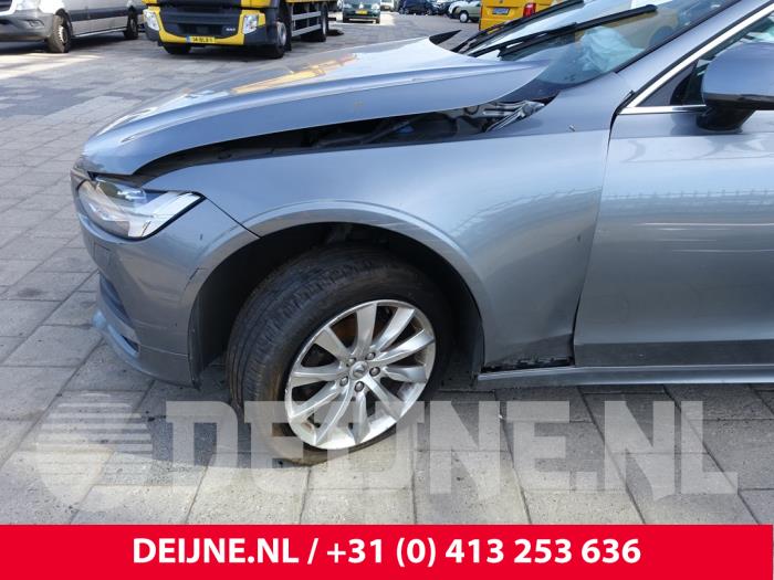 Volvo V90 II 2.0 D4 16V Épave (2019, Gris)