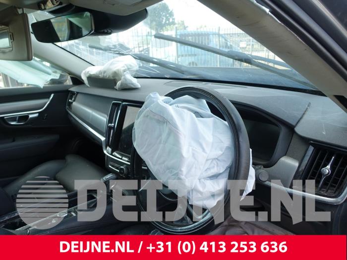 Volvo V90 II 2.0 D4 16V Épave (2019, Gris)