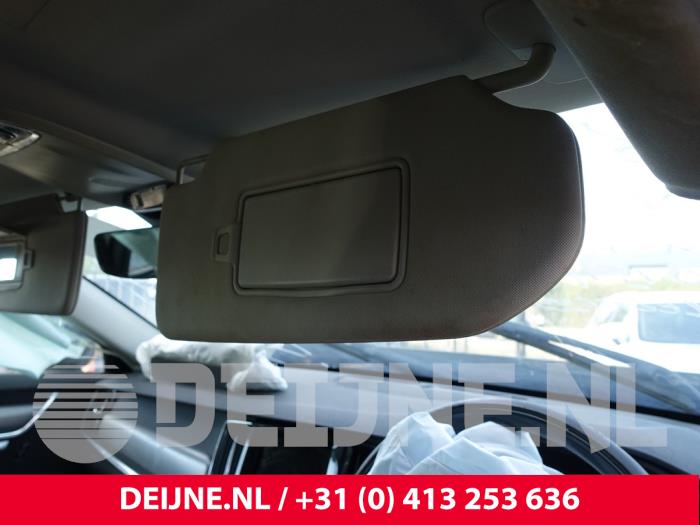 Volvo V90 II 2.0 D4 16V Épave (2019, Gris)