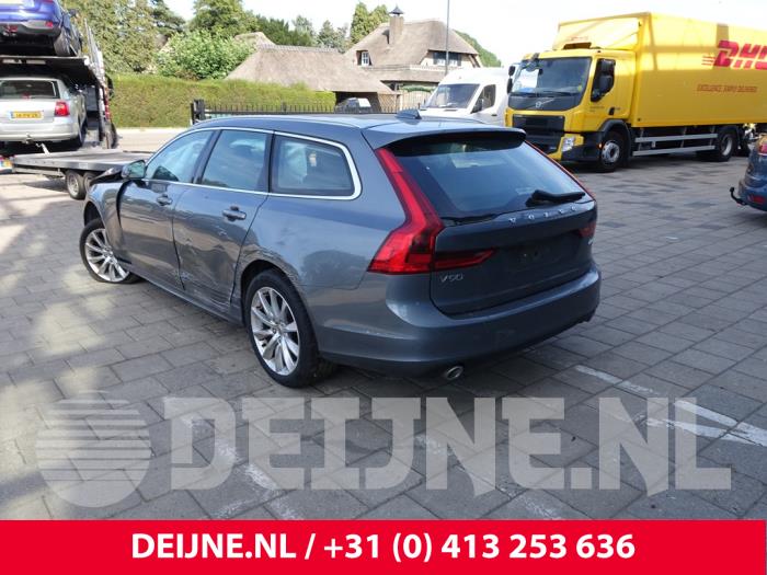 Volvo V90 II 2.0 D4 16V Épave (2019, Gris)
