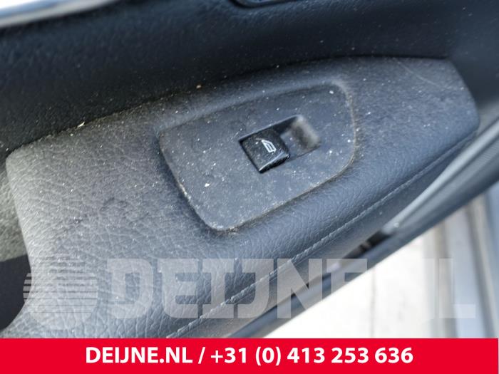 Volvo V90 II 2.0 D4 16V Épave (2019, Gris)