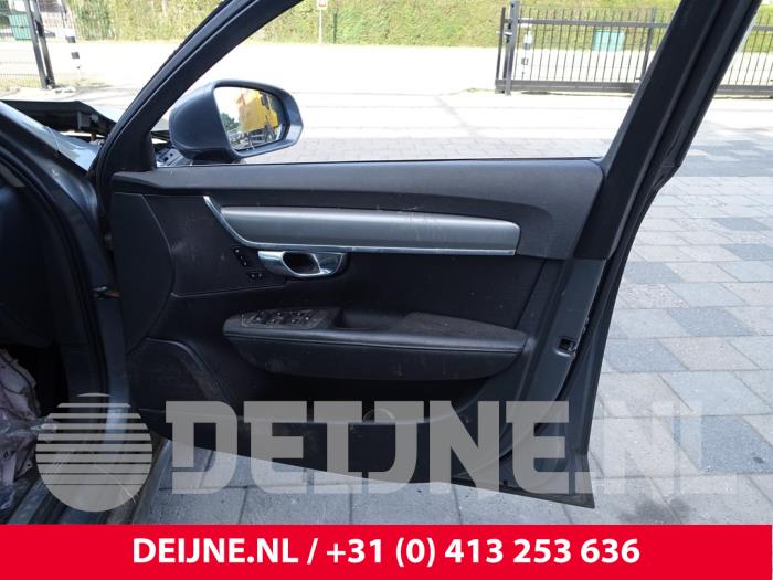 Volvo V90 II 2.0 D4 16V Épave (2019, Gris)
