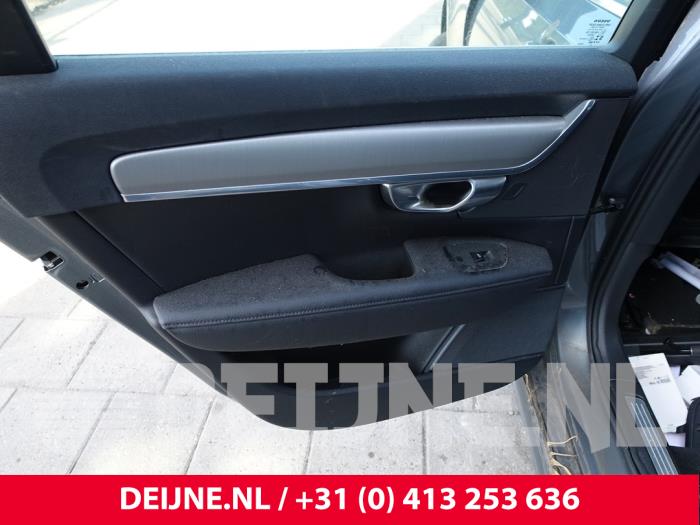 Volvo V90 II 2.0 D4 16V Épave (2019, Gris)