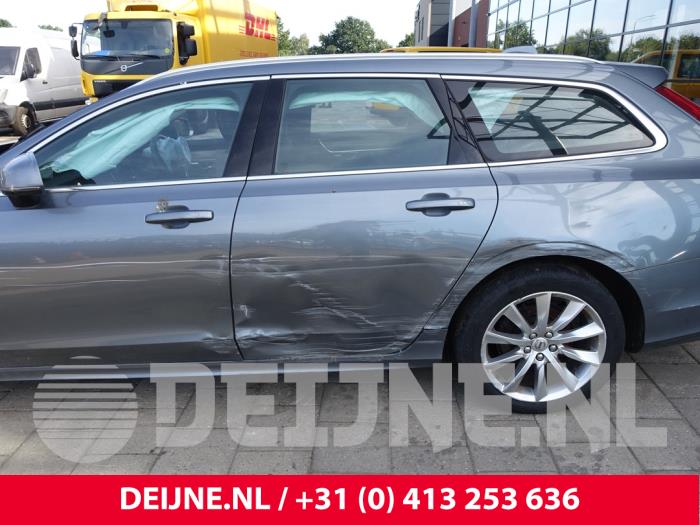Volvo V90 II 2.0 D4 16V Épave (2019, Gris)