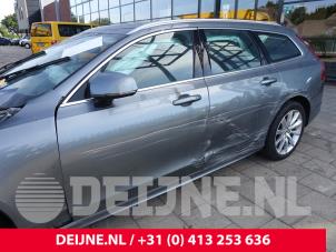 Volvo V90 II 2.0 D4 16V Épave (2019, Gris)