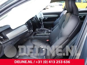 Volvo V90 II 2.0 D4 16V Épave (2019, Gris)