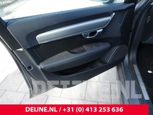 Volvo V90 II 2.0 D4 16V Épave (2019, Gris)