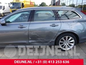Volvo V90 II 2.0 D4 16V Épave (2019, Gris)