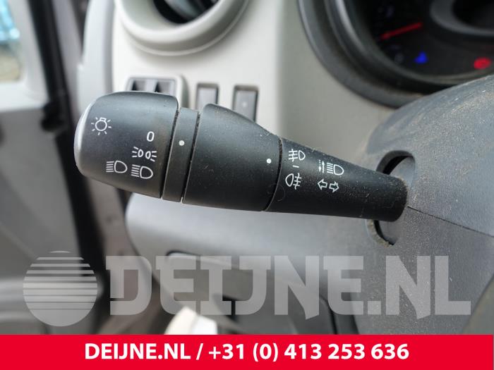 Renault Trafic 1.6 dCi Twin Turbo Épave (2017, Foncé, Gris)