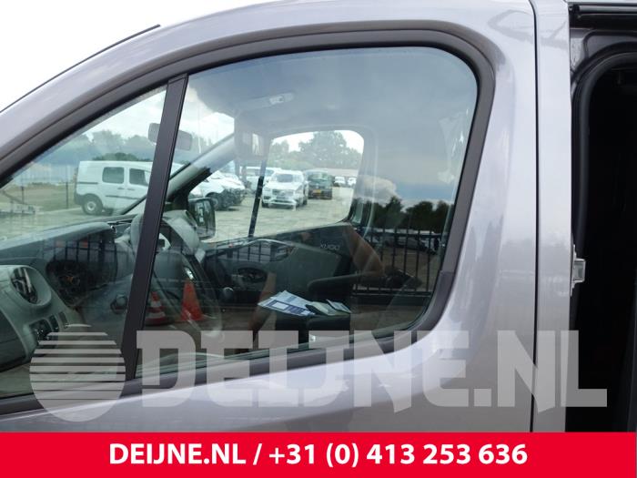 Renault Trafic 1.6 dCi Twin Turbo Épave (2017, Foncé, Gris)