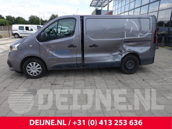 Renault Trafic 1.6 dCi Twin Turbo Épave (2017, Foncé, Gris)