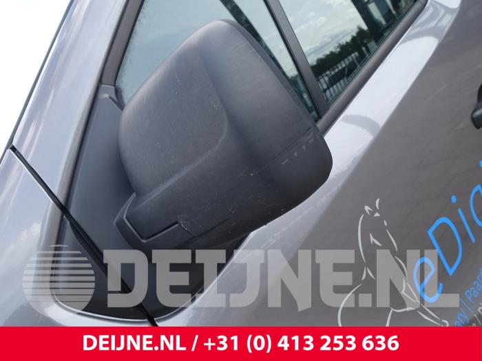 Renault Trafic 1.6 dCi Twin Turbo Épave (2017, Foncé, Gris)