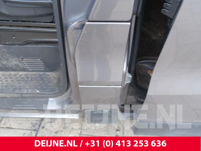 Renault Trafic 1.6 dCi Twin Turbo Épave (2017, Foncé, Gris)