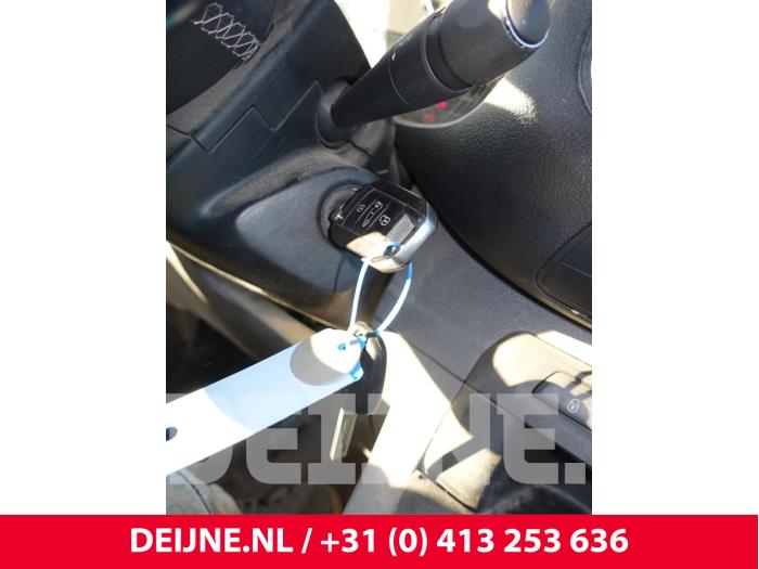 Opel Vivaro 2.0 CDTI 122 Épave (2020, Blanc)