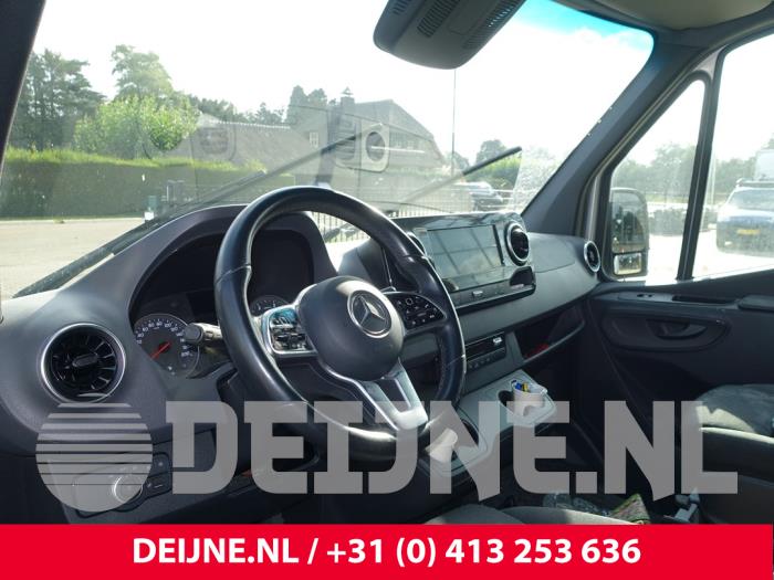 Mercedes Sprinter 3,5t 319 CDI 3.0 V6 24V RWD Vehículo de desguace (2021, Gris plateado)