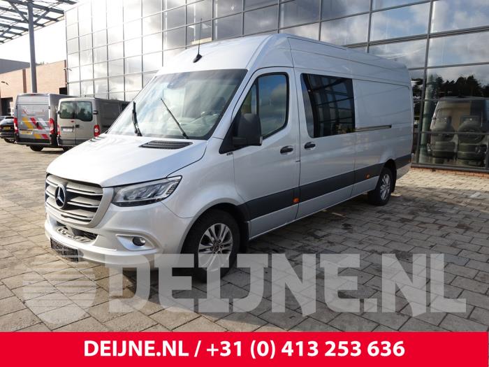 Mercedes Sprinter 3,5t 319 CDI 3.0 V6 24V RWD Vehículo de desguace (2021, Gris plateado)