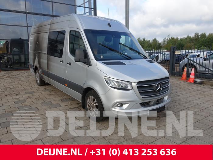 Mercedes Sprinter 3,5t 319 CDI 3.0 V6 24V RWD Vehículo de desguace (2021, Gris plateado)