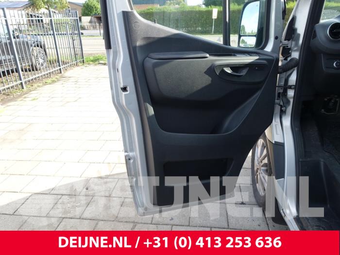 Mercedes Sprinter 3,5t 319 CDI 3.0 V6 24V RWD Vehículo de desguace (2021, Gris plateado)
