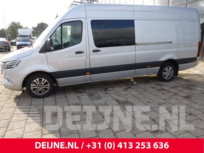 Mercedes Sprinter 3,5t 319 CDI 3.0 V6 24V RWD Vehículo de desguace (2021, Gris plateado)