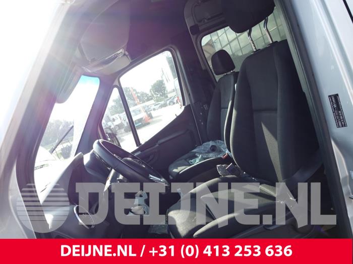 Mercedes Sprinter 3,5t 319 CDI 3.0 V6 24V RWD Vehículo de desguace (2021, Gris plateado)