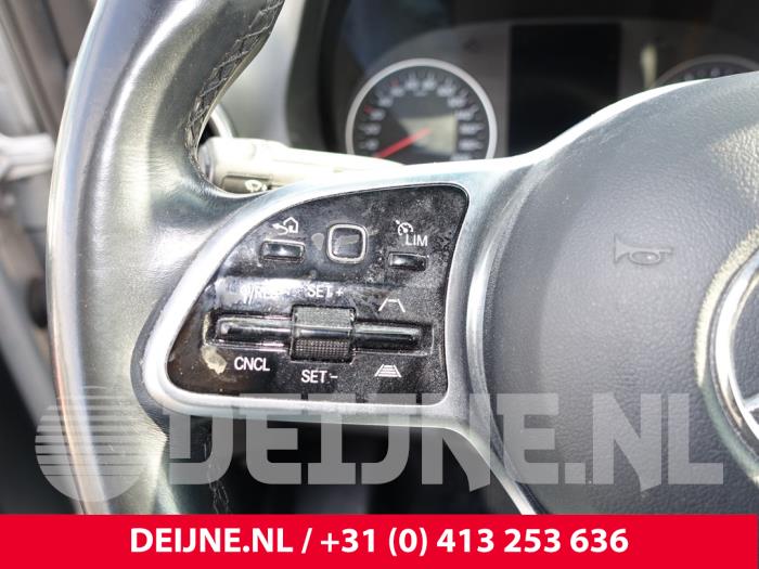 Mercedes Sprinter 3,5t 319 CDI 3.0 V6 24V RWD Vehículo de desguace (2021, Gris plateado)