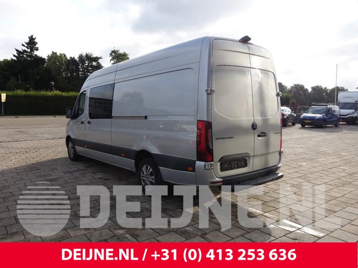 Mercedes Sprinter 3,5t 319 CDI 3.0 V6 24V RWD Vehículo de desguace (2021, Gris plateado)