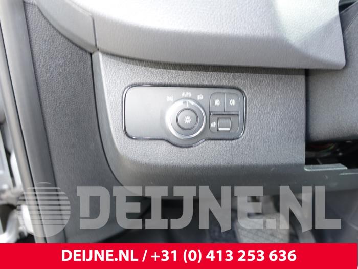 Mercedes Sprinter 3,5t 319 CDI 3.0 V6 24V RWD Vehículo de desguace (2021, Gris plateado)