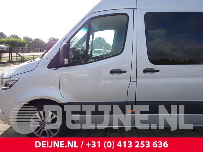 Mercedes Sprinter 3,5t 319 CDI 3.0 V6 24V RWD Vehículo de desguace (2021, Gris plateado)