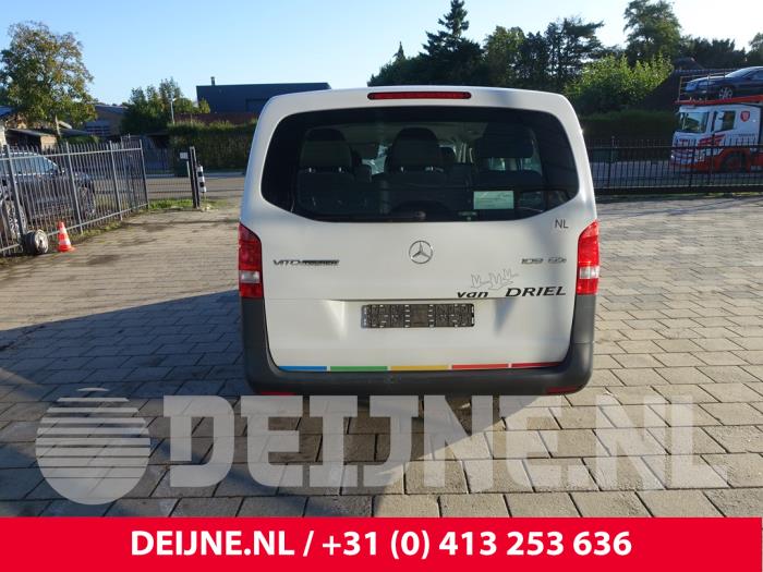 Mercedes Vito Tourer 1.6 109 CDI 16V Samochód złomowany (2017, Bialy)