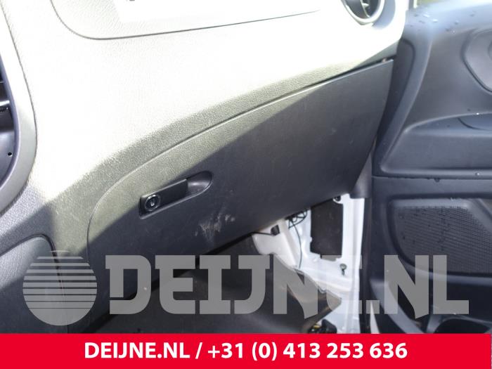 Mercedes Vito Tourer 1.6 109 CDI 16V Samochód złomowany (2017, Bialy)