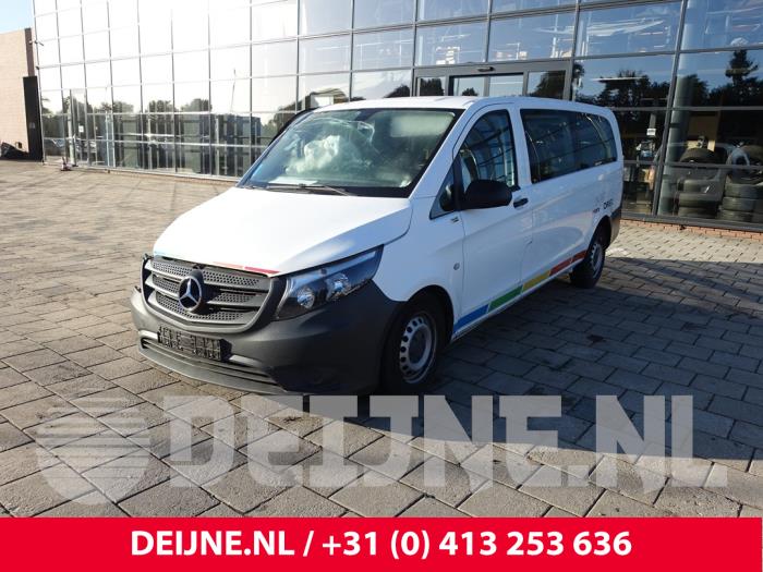 Mercedes Vito Tourer 1.6 109 CDI 16V Samochód złomowany (2017, Bialy)