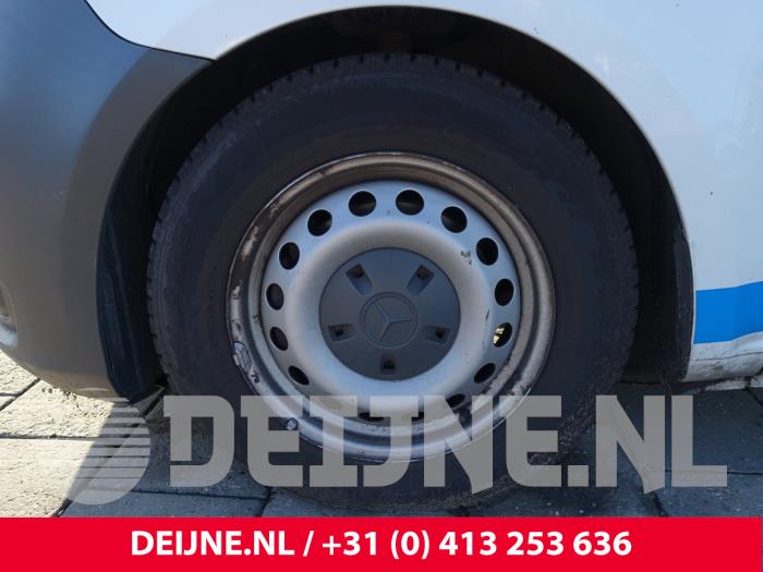Mercedes Vito Tourer 1.6 109 CDI 16V Samochód złomowany (2017, Bialy)