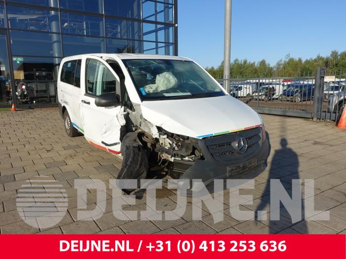 Mercedes Vito Tourer 1.6 109 CDI 16V Samochód złomowany (2017, Bialy)