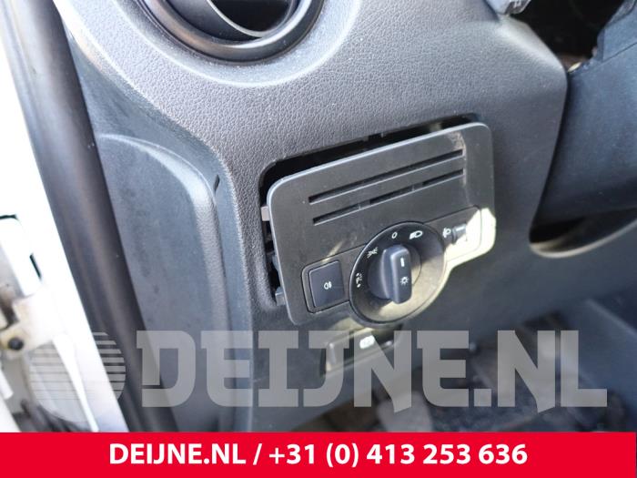 Mercedes Vito Tourer 1.6 109 CDI 16V Samochód złomowany (2017, Bialy)