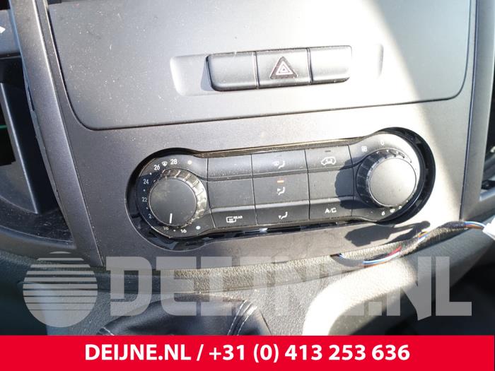 Mercedes Vito Tourer 1.6 109 CDI 16V Samochód złomowany (2017, Bialy)