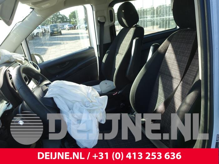 Mercedes Vito Tourer 1.6 109 CDI 16V Samochód złomowany (2017, Bialy)