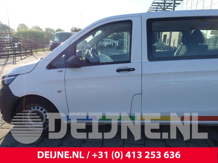 Mercedes Vito Tourer 1.6 109 CDI 16V Samochód złomowany (2017, Bialy)