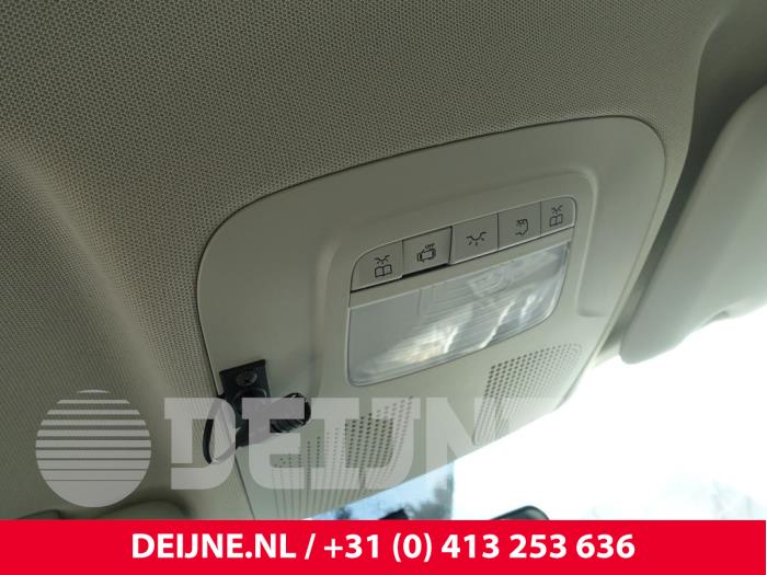 Mercedes Vito Tourer 1.6 109 CDI 16V Samochód złomowany (2017, Bialy)