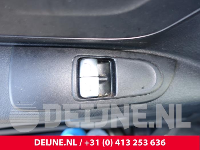 Mercedes Vito Tourer 1.6 109 CDI 16V Samochód złomowany (2017, Bialy)