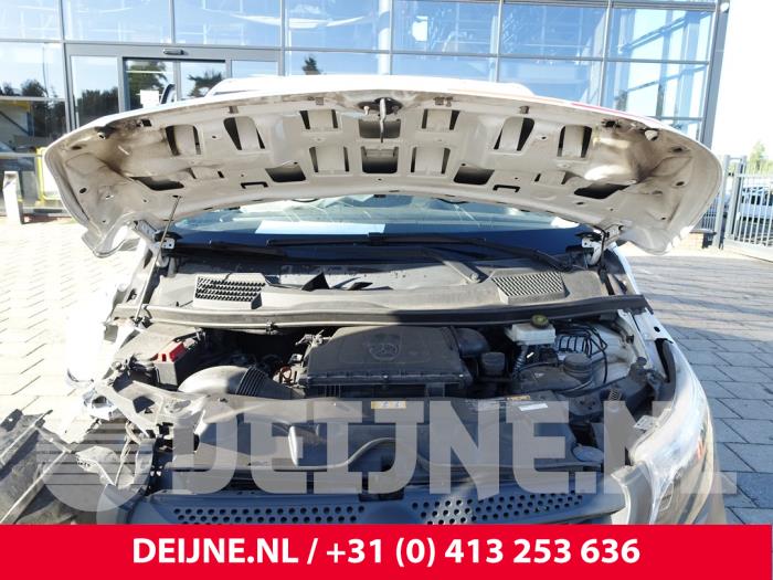 Mercedes Vito Tourer 1.6 109 CDI 16V Samochód złomowany (2017, Bialy)