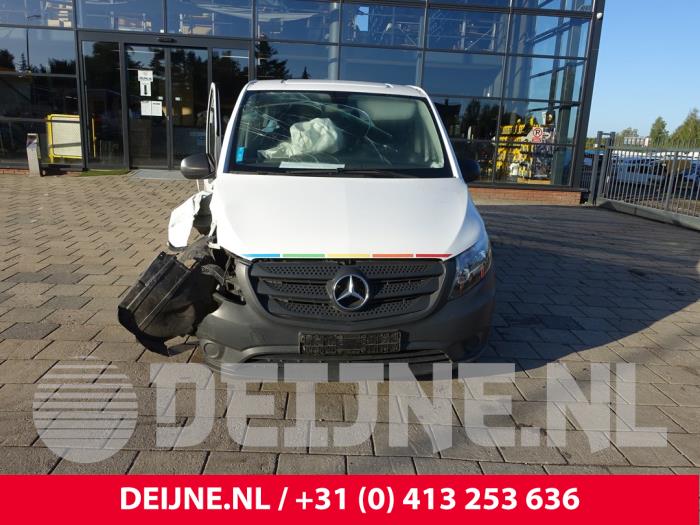 Mercedes Vito Tourer 1.6 109 CDI 16V Samochód złomowany (2017, Bialy)