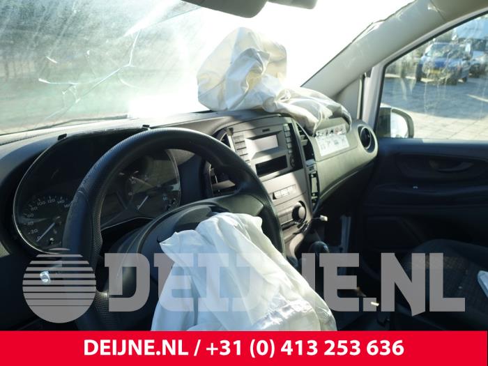 Mercedes Vito Tourer 1.6 109 CDI 16V Samochód złomowany (2017, Bialy)