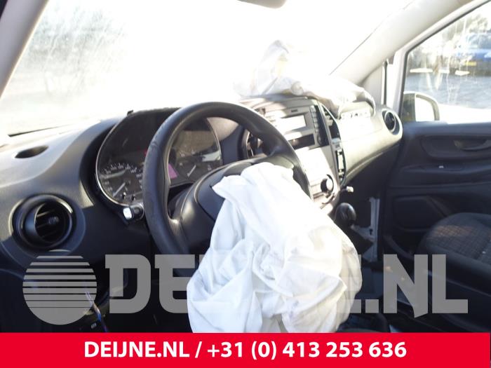 Mercedes Vito Tourer 1.6 109 CDI 16V Samochód złomowany (2017, Bialy)