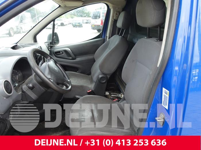Peugeot Partner 1.6 HDI 75 Phase 2 Samochód złomowany (2015, Niebieski)