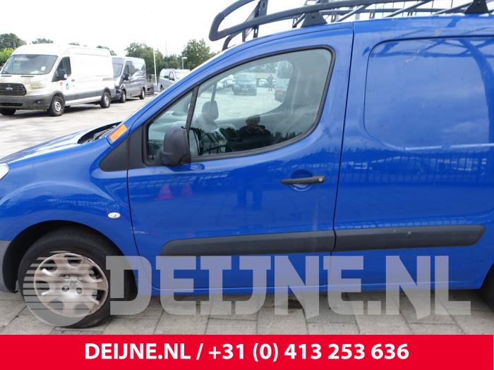 Peugeot Partner 1.6 HDI 75 Phase 2 Samochód złomowany (2015, Niebieski)