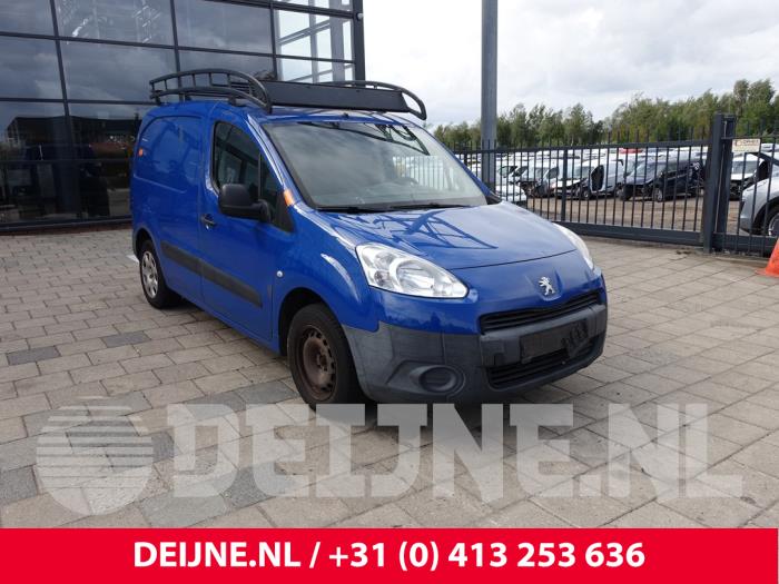 Peugeot Partner 1.6 HDI 75 Phase 2 Samochód złomowany (2015, Niebieski)