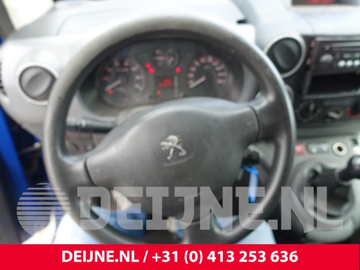 Peugeot Partner 1.6 HDI 75 Phase 2 Samochód złomowany (2015, Niebieski)