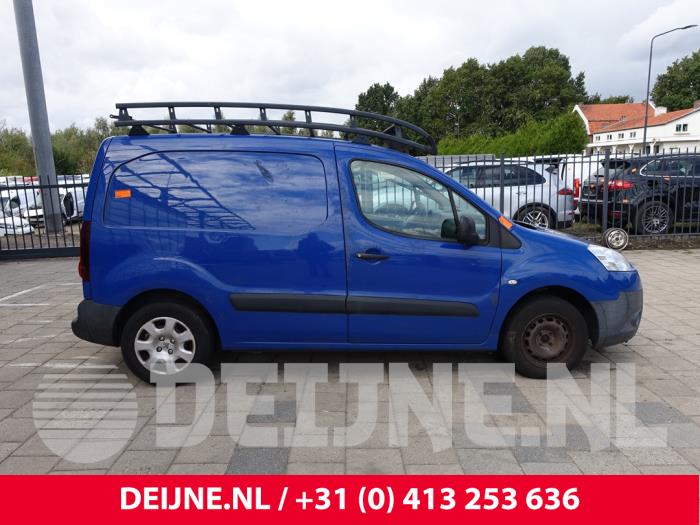 Peugeot Partner 1.6 HDI 75 Phase 2 Samochód złomowany (2015, Niebieski)